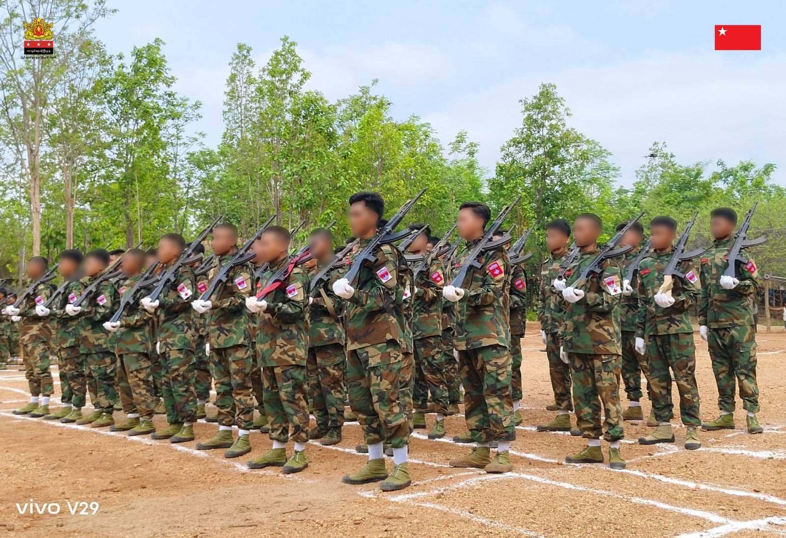 တိုက်ပွဲဝင်ဖို့ လေ့ကျင့်၊ ပြင်ဆင်နေတဲ့ PDF ရဲဘော်တွေ/Photo - MOD